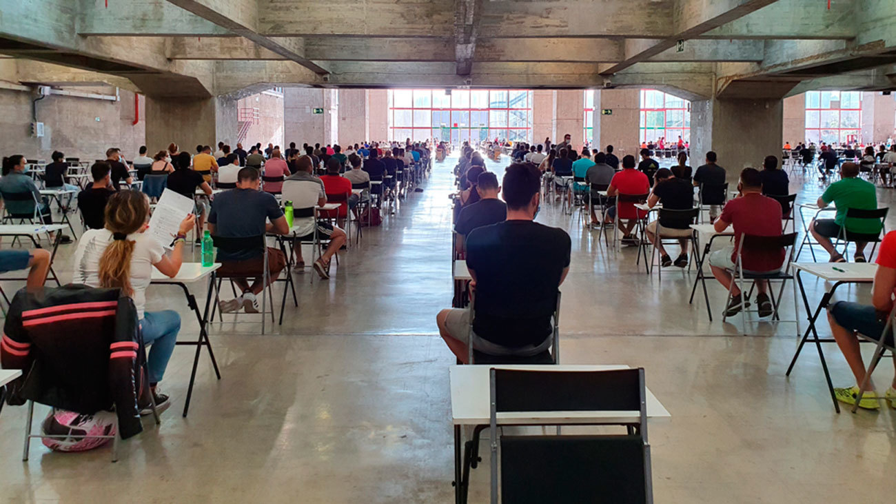 Más de 4.000 opositores a la Policía Municipal se examinan en la Casa de Campo