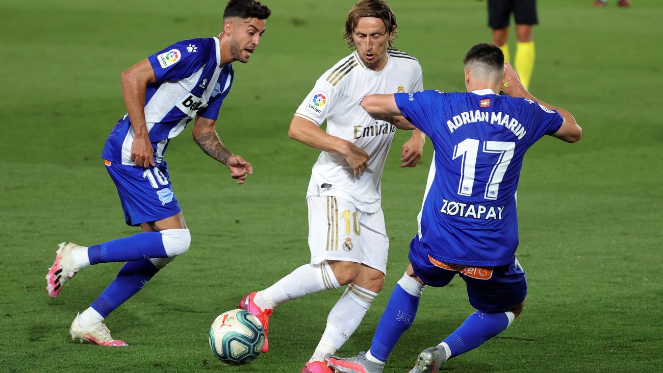 Modric ante el Alavés
