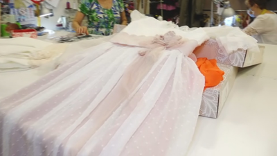 La crisis retrasa las comuniones y toca hacer arreglos en los vestidos