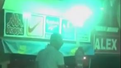 Sin mascarillas ni medidas de seguridad, así son las peligrosas fiestas de  los turistas en Magaluf