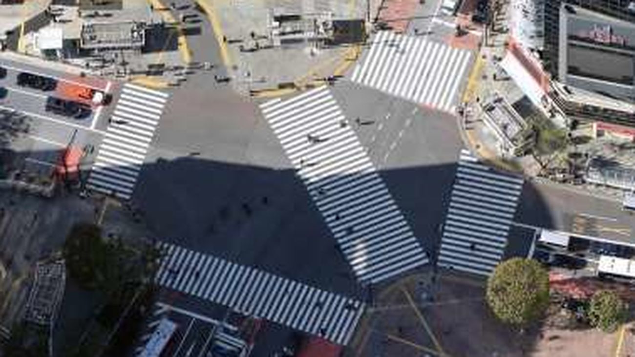 El famoso paso de cebra de Shibuya, en Tokio, similar al que se pretendía en la Plaza de España en Madrid