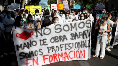 Centenares de médicos MIR se manifiestan en Madrid contra la "explotación"