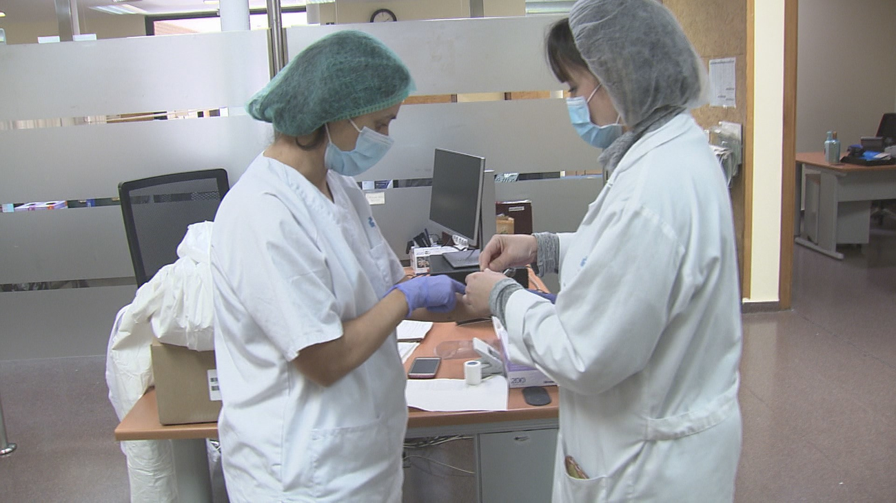 Madrid notifica un nuevo brote de Covid-19 con 5 casos originados en una cena en un domicilio