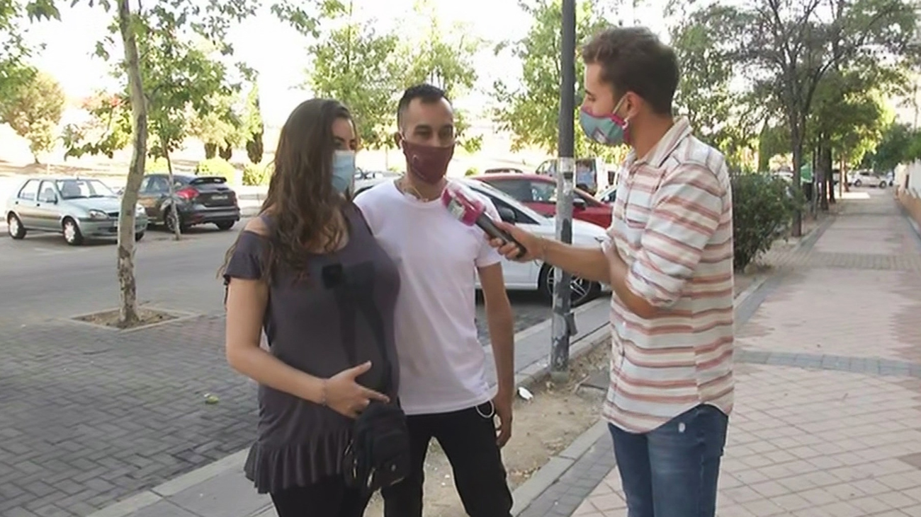 Christian y su mujer embarazada llevan meses durmiendo en una furgoneta