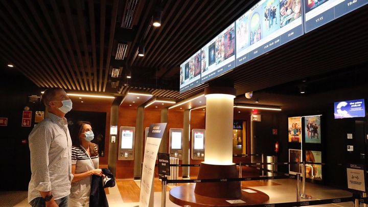 Los Reyes  asisten a un cine de Madrid / Casa Real