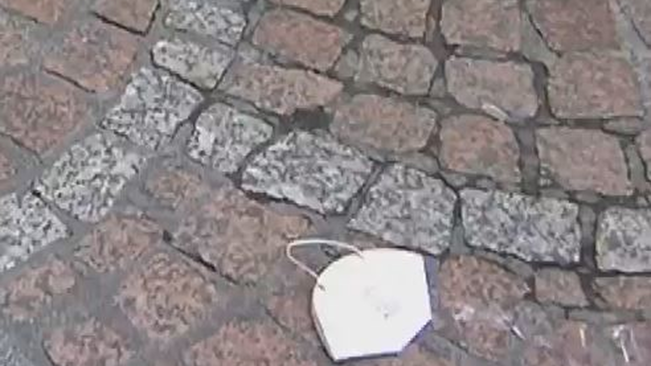 Multas de hasta 500 euros por tirar las mascarillas en la calle