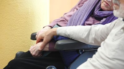 Denunciadas por homicidio imprudente la doctora y la gerente de una residencia de ancianos de Madrid