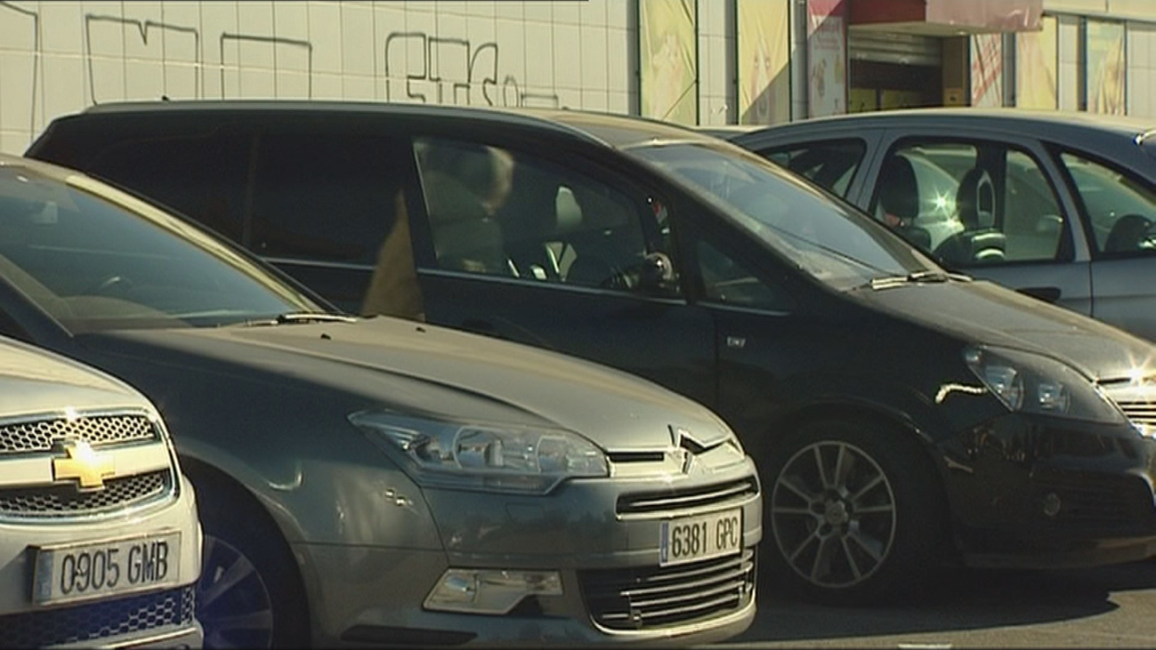 Consejos para evitar que te roben en los aparcamientos de los centros comerciales