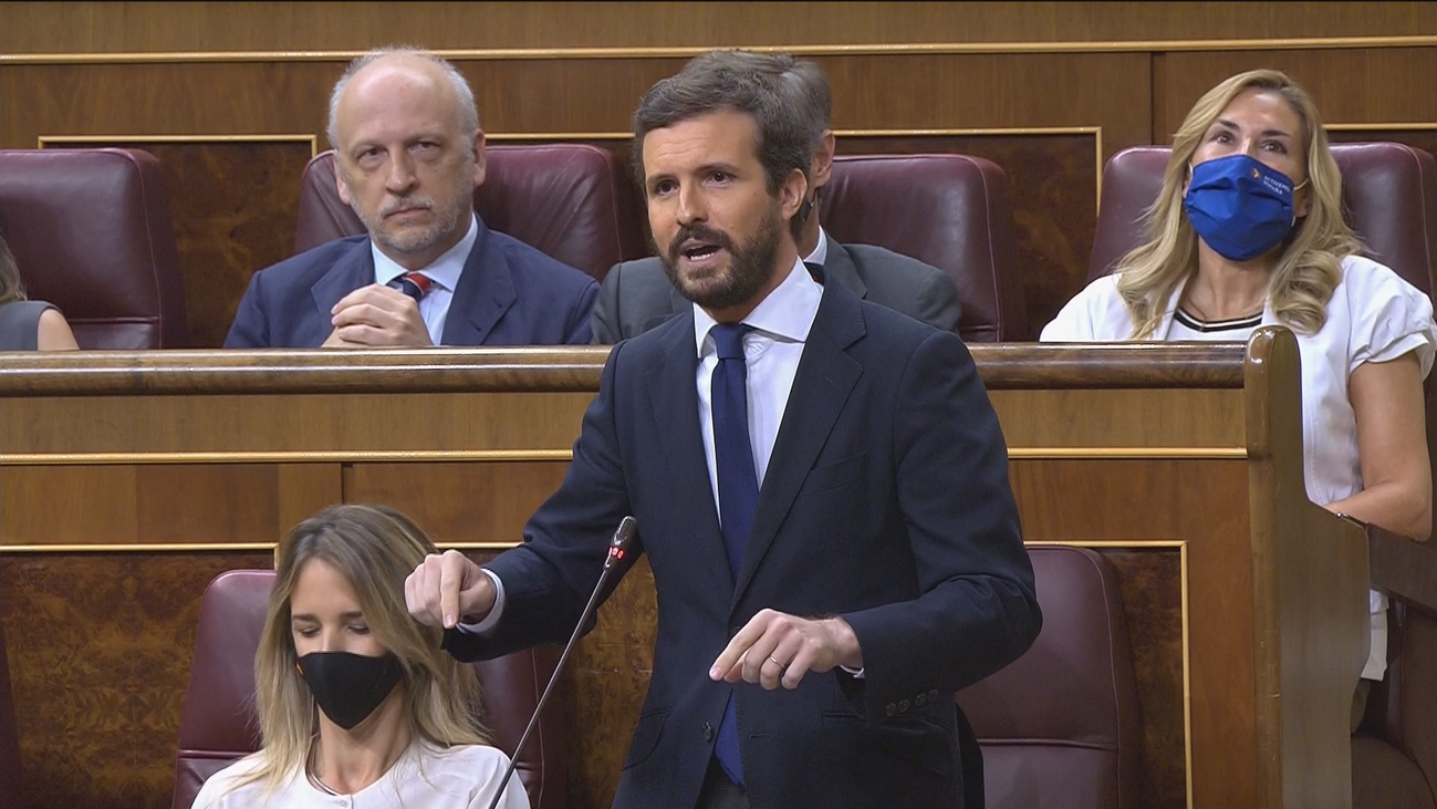 Sánchez afea al PP su "cero" apoyo en la UE y Casado critica  su "autobombo"por lo que califica de  rescate