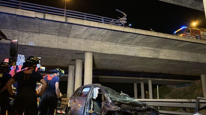 El coche saltó la barandilla de la M-40 / EMERGENCIAS 112