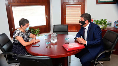 González Laya se reúne con el ministro principal de Gibraltar en Algeciras