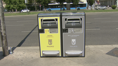 Madrid ya tiene papeleras inteligentes, con energía solar y capaces de compactar la basura