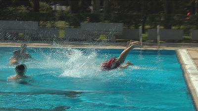 Las piscinas, el oasis de los madrileños para afrontar el calor