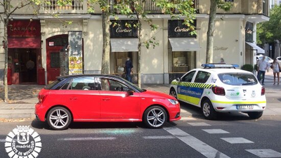 El rescate de un bebé con varios héroes en la calle Serrano