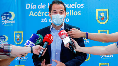 Aguado pide incorporar "hábitos seguros" a la rutina al volver de vacaciones