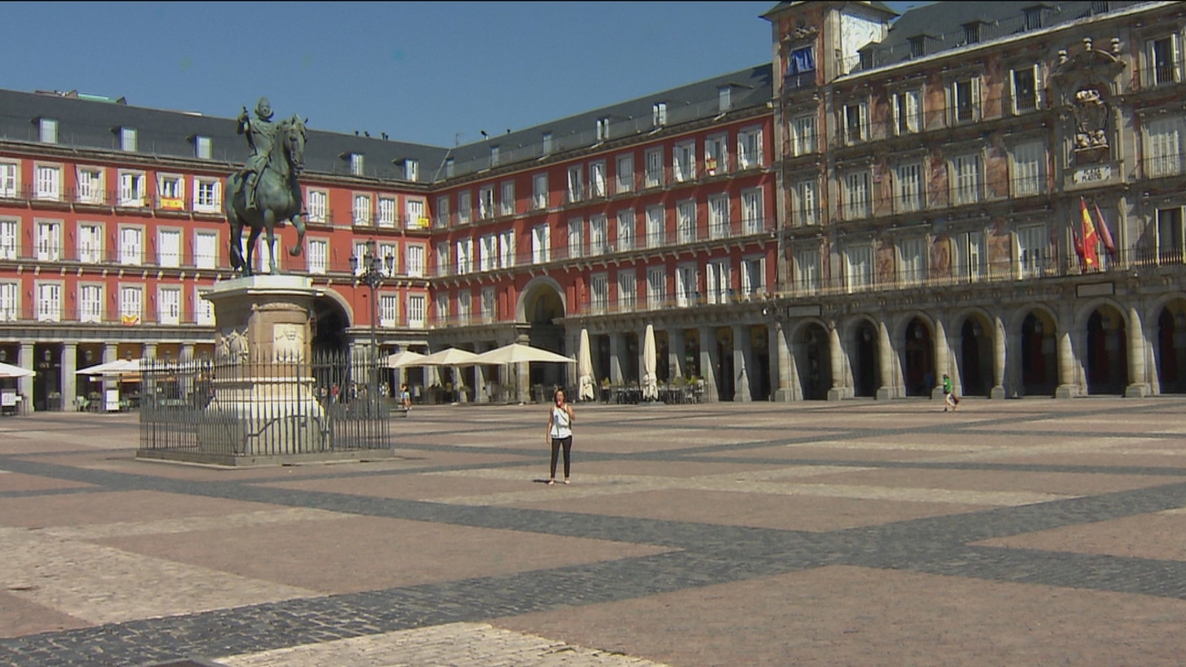 Ni turistas ni guías turísticos, el coronavirus golpea el principal motor económico de Madrid