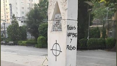Coslada denuncia pintadas neonazis en el monumento de Abogados de Atocha
