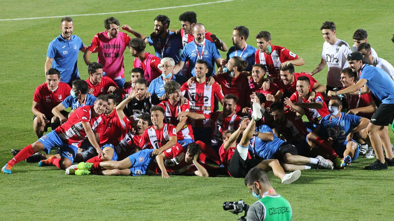 El 'Naval' culmina el sueño y retorna un año después a Segunda B