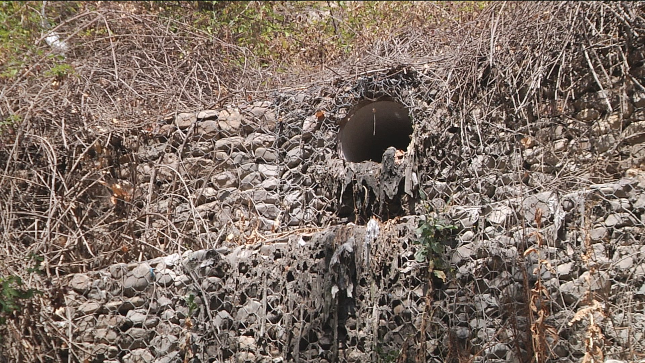 'Brotes' de aguas fecales en Arroyomolinos