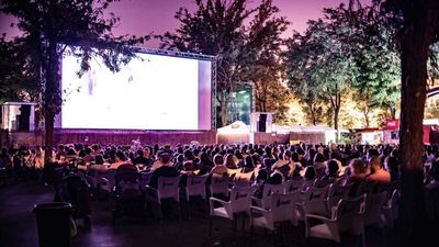 Tras semanas de dudas, el Parque de la Bombilla sí tendrá este año cine de verano