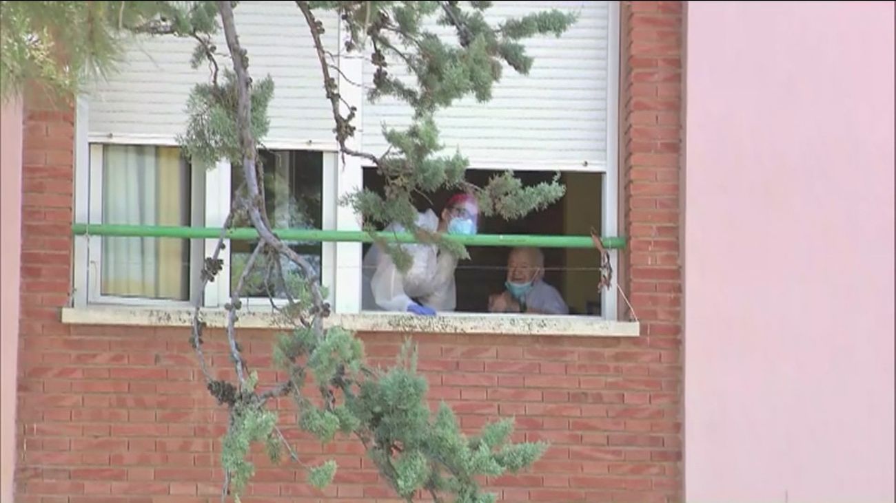 Ventana de una residencia de mayores