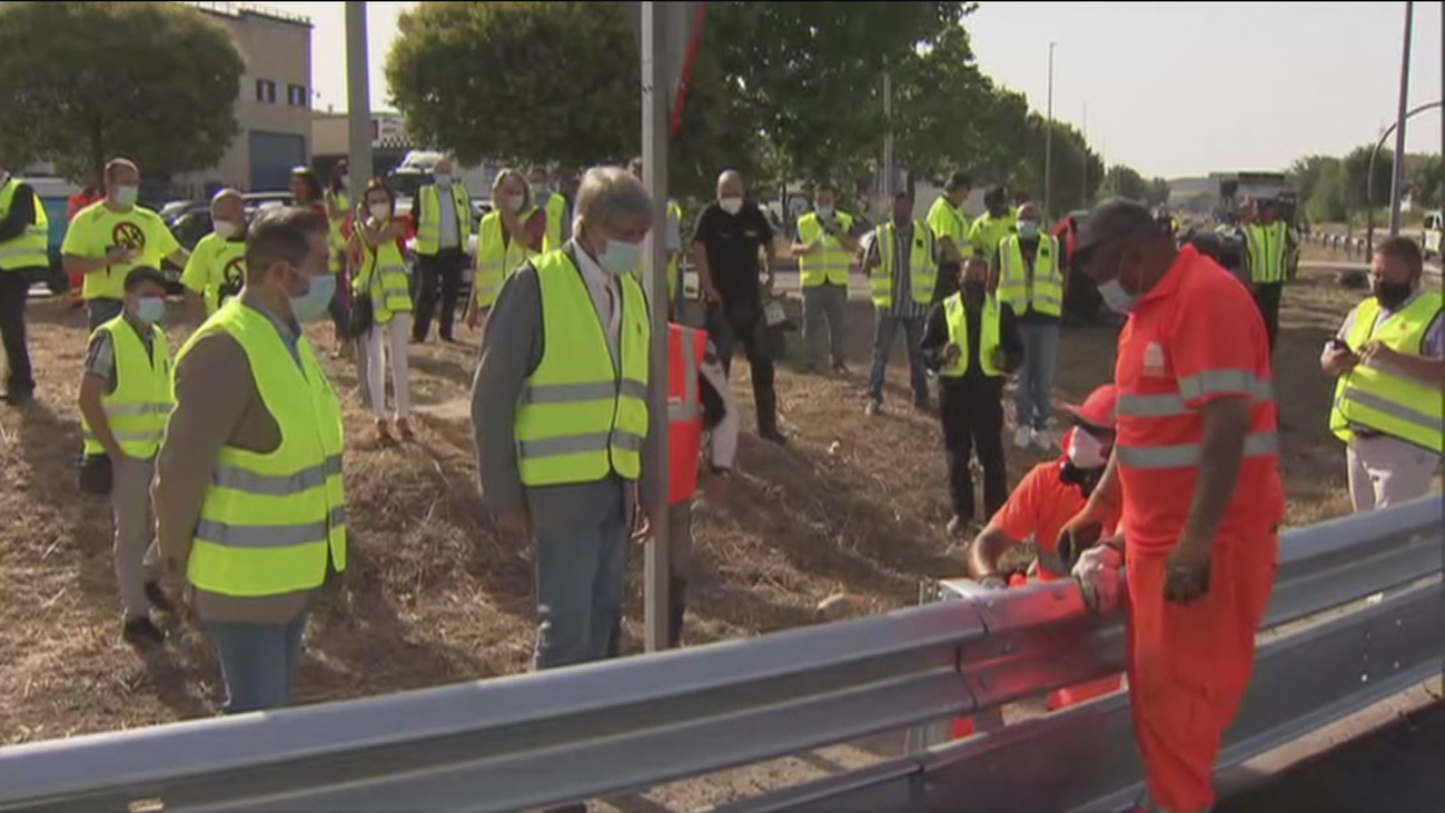 Madrid implanta un modelo de seguridad vial para motoristas y cambiará 15 Km de guardarrailes