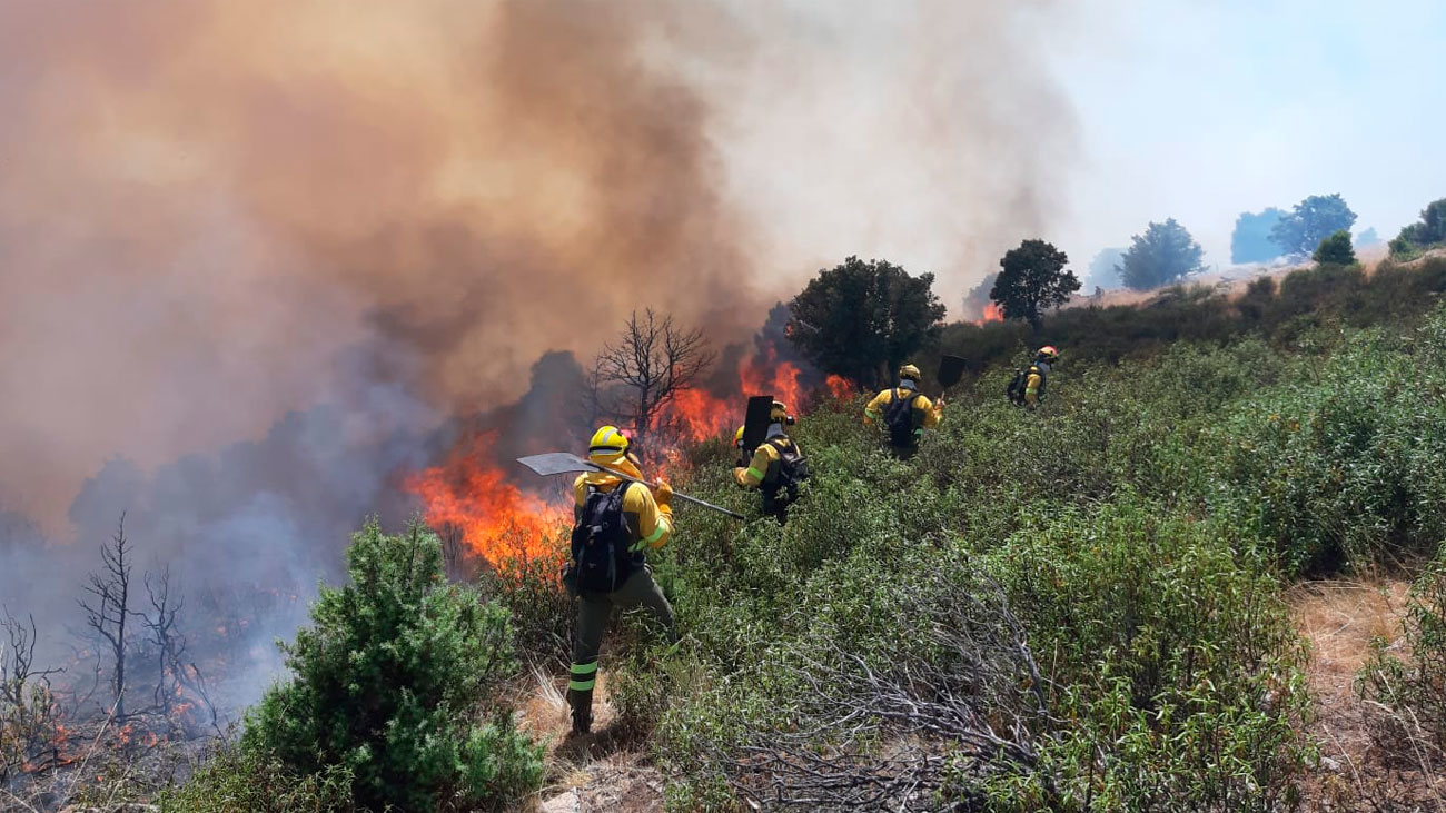 Se eleva a Nivel 2 el incendio forestal declarado en Robledo de Chavela