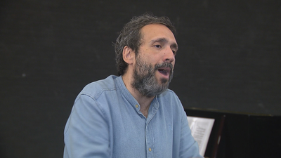 El tenor José Manuel Zapata se desnuda con música y humor con 'Del Revés'