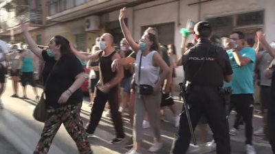 Tensión entre vecinos y 'okupas' en La Fortuna con acusaciones mutuas de inseguridad