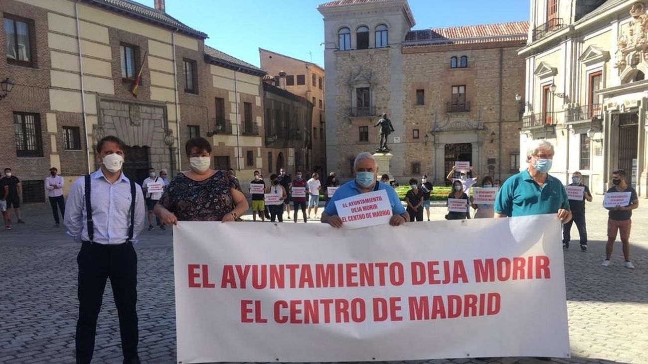 Los bares y locales de copas de Malasaña hablan de "ruina" y pretenden más ERTEs hasta final de año