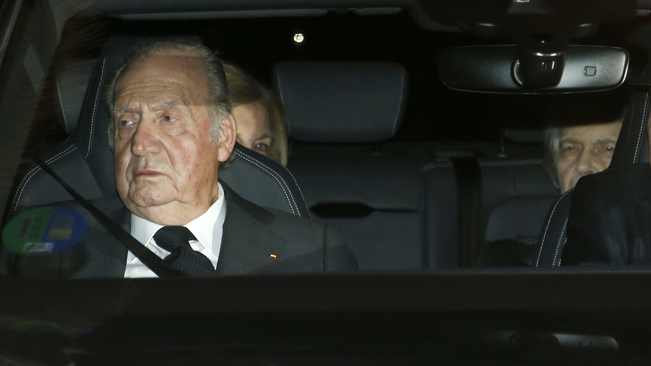 La incógnita sobre dónde está Juan Carlos I alienta el debate político sobre el rey emérito