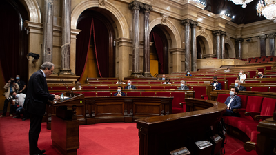 El Parlament declara que Cataluña es "republicana" y "no reconoce" al rey