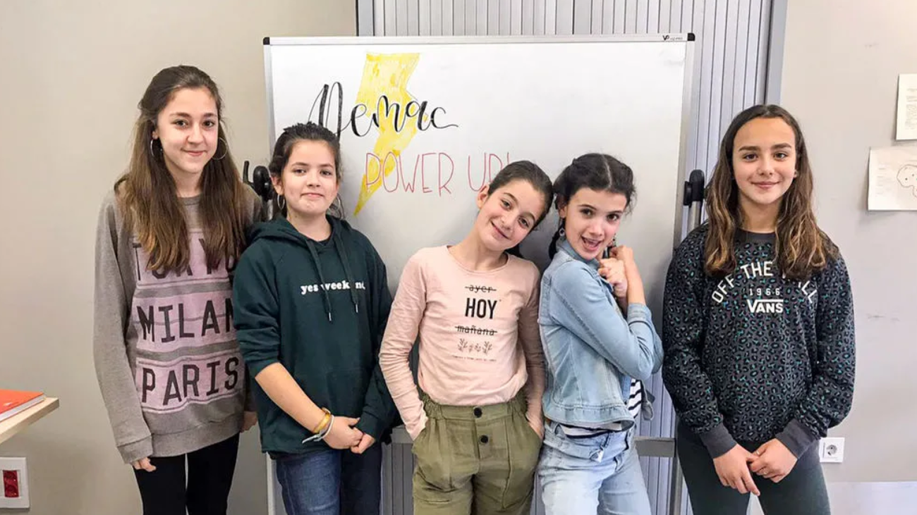 Niñas de Madrid, en una final de concurso con una app que une a mayores y voluntarios