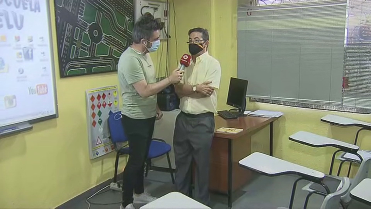 El coronavirus pone en jaque a las  autoescuelas  madrileñas