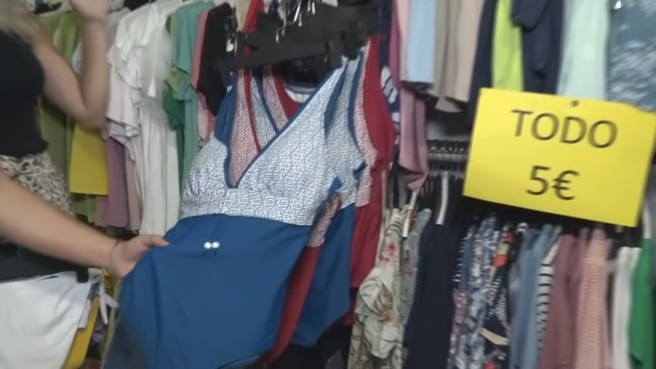 Ropa y complementos a precio de chollo, en Entrevías