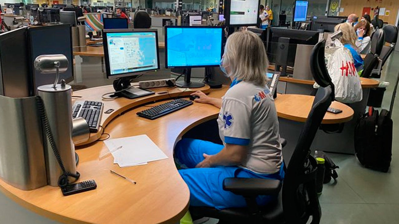 Un motorista muy grave al impactar con camión en la A-2 en Alcalá de Henares