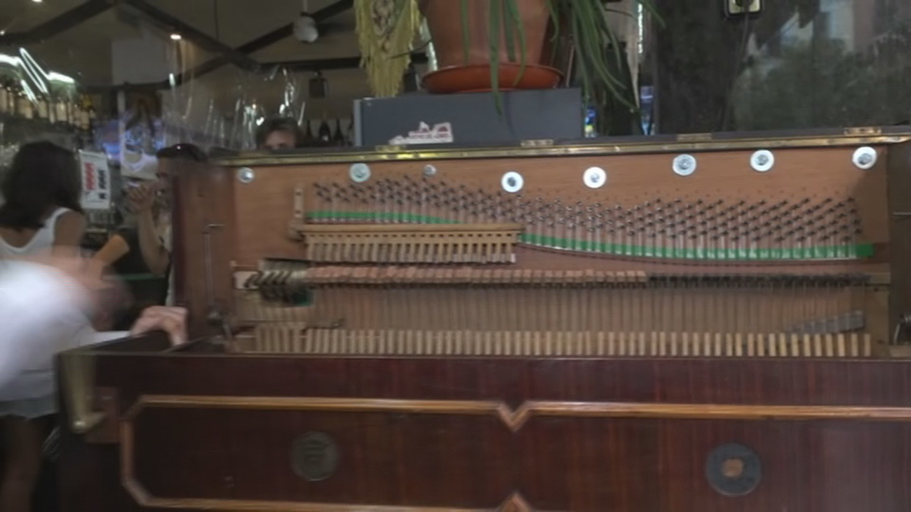 La actuación del local castizo más cercano a la Iglesia de la Virgen de la Paloma