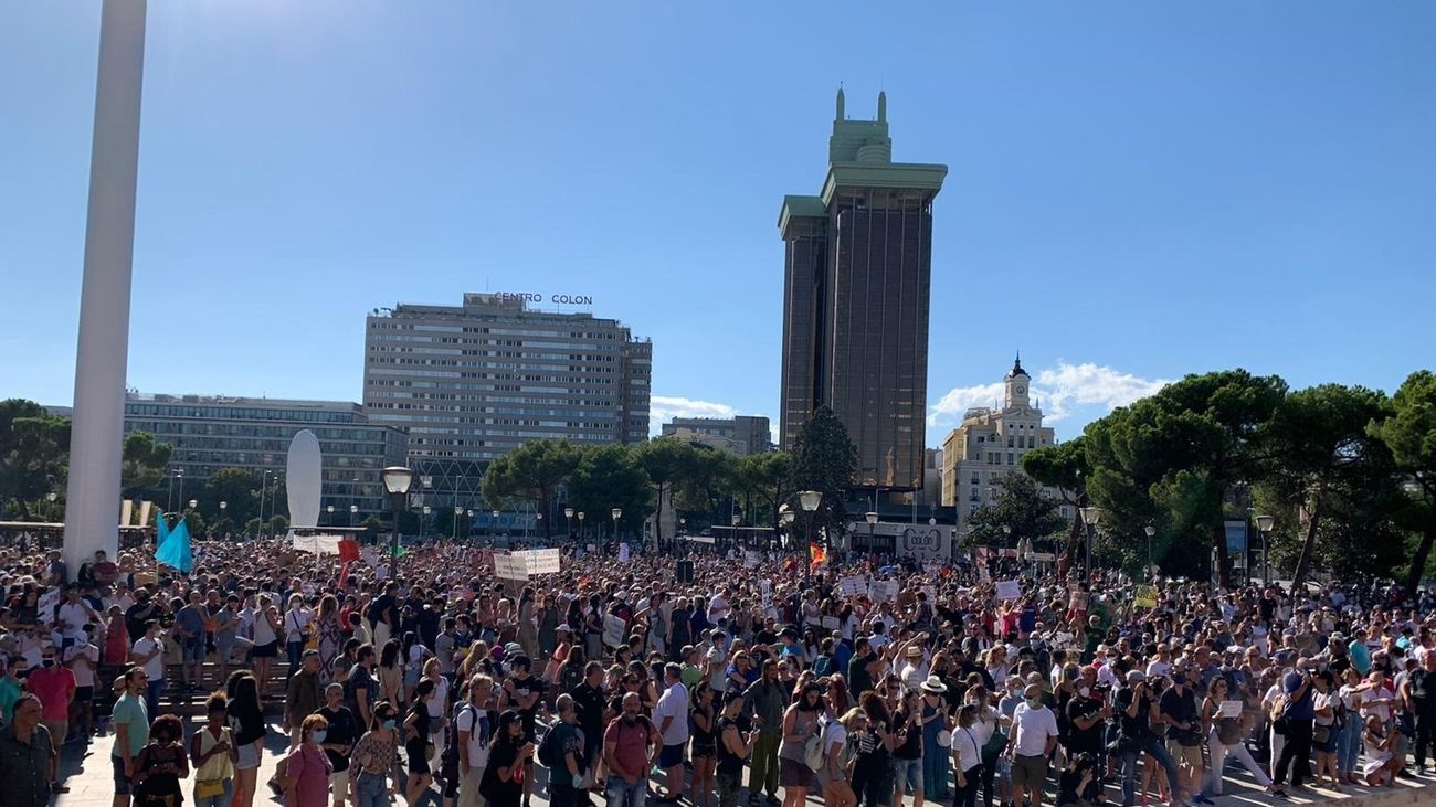 Multitudinaria concentración en  Colón contra el uso obligatorio de la mascarilla
