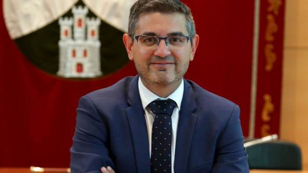 El PSOE pide a Ayuso que coordine con los municipios el regreso a las aulas