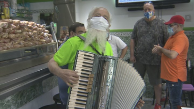 Matías, el taxista solidario: "El pobre ayuda al pobre"