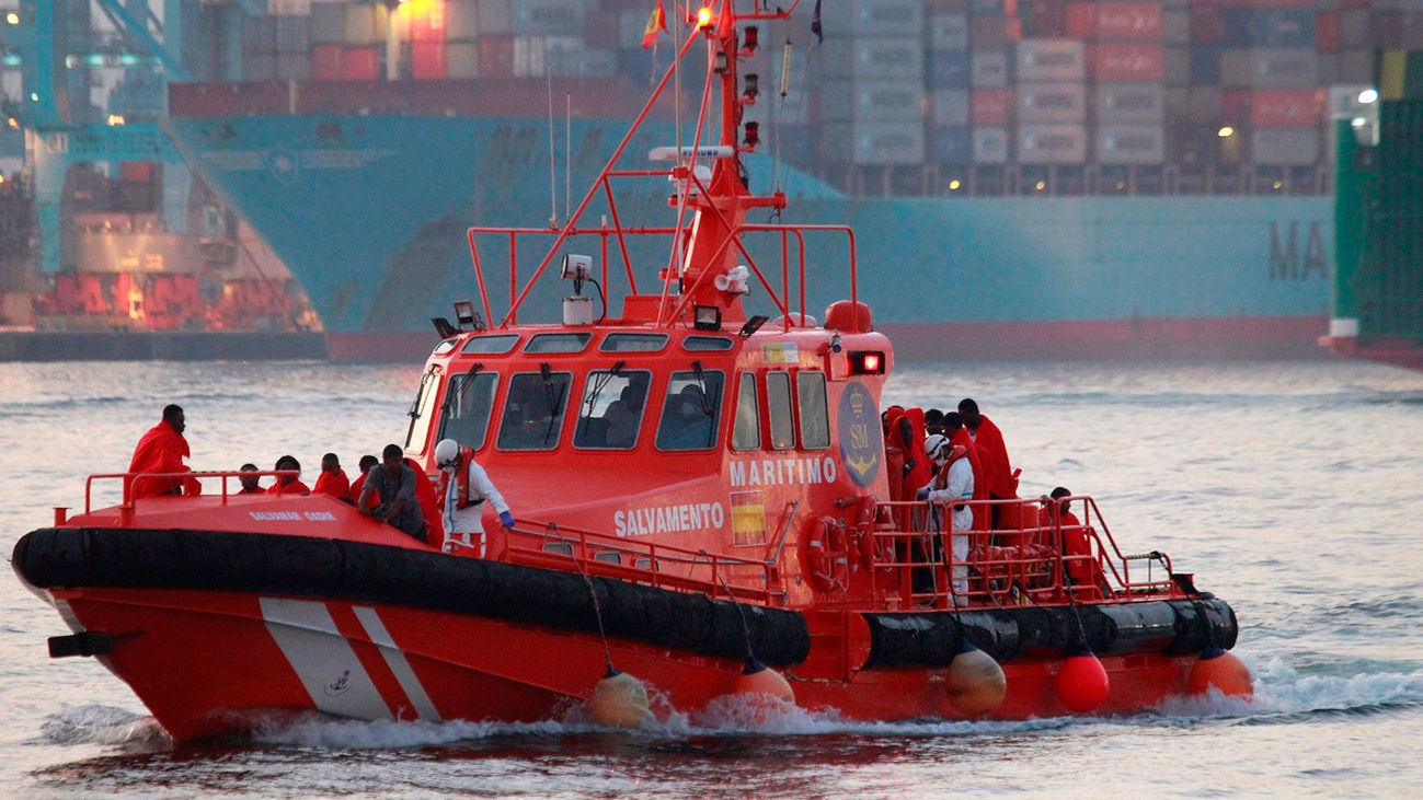Localizan un cayuco con entre 8 y 10 cadáveres al sur de Gran Canaria