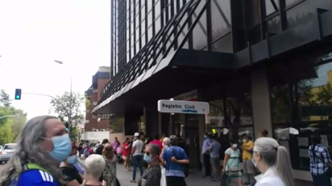 Largas colas en el Registro Civil de Madrid