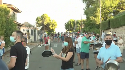 Cacerolada contra okupas en El Casar
