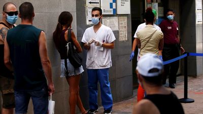 Sanidad notifica 3.349 nuevos positivos pero suma 7.000 a la cifra total