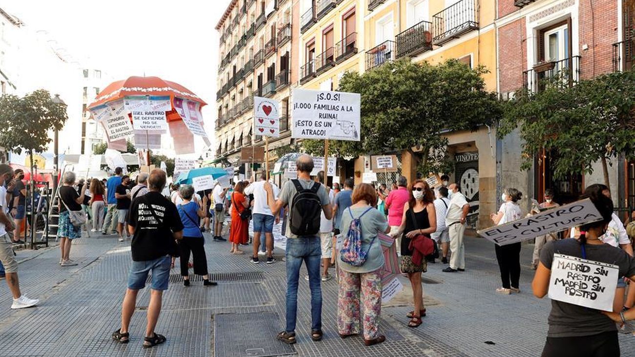 Los comerciantes acusan al Ayuntamiento de Madrid de querer destruir el Rastro
