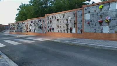 El vídeo viral que muestra los 'nichos  de la pandemia' en el cementerio de La Almudena