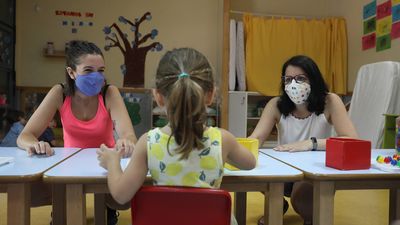 Padres y sindicatos piden que se prorroguen los contratos de refuerzo del profesorado