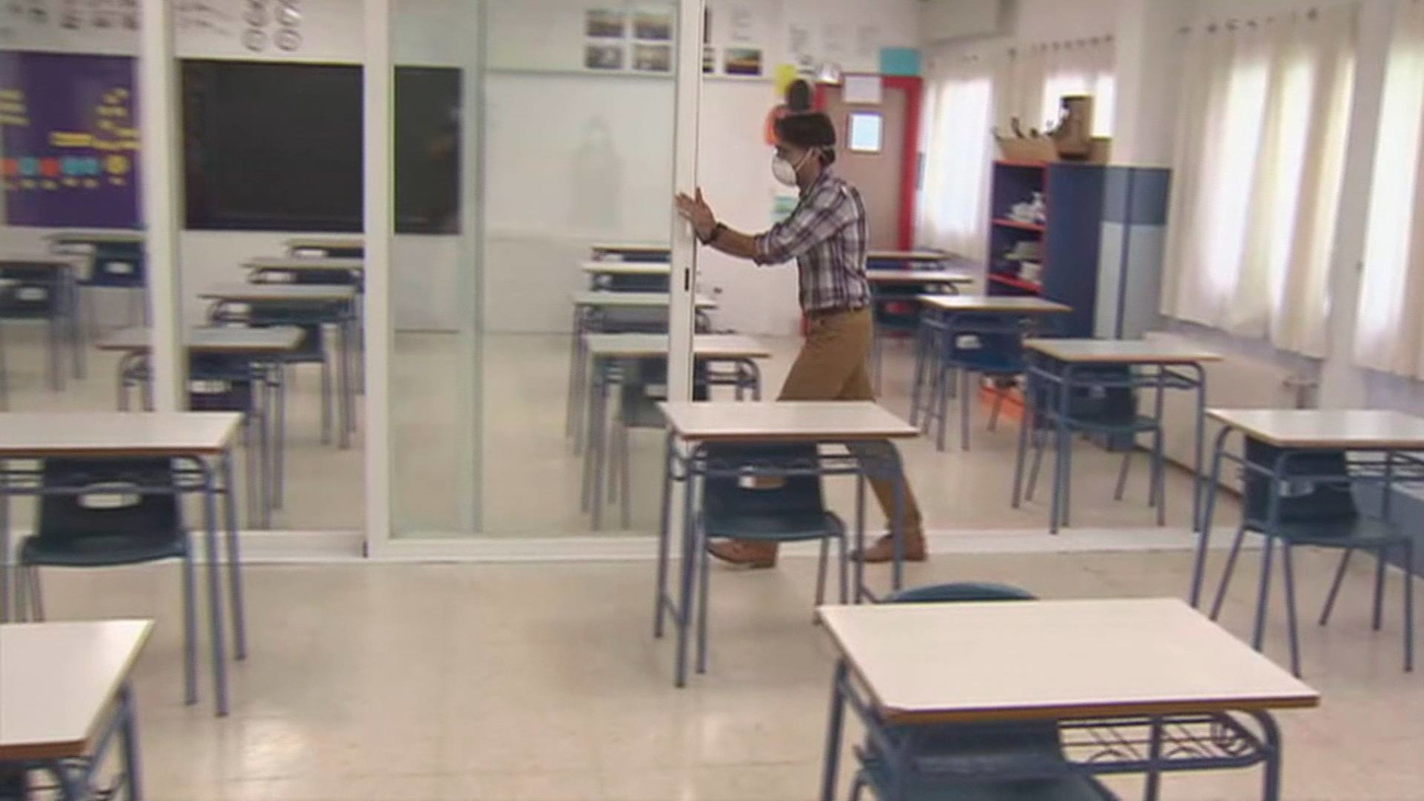 Madrid busca una vuelta segura a las aulas para "no parar la educación"