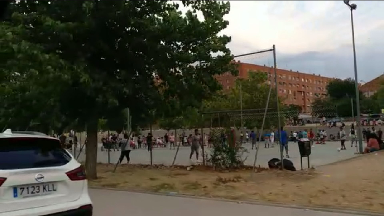 Un vídeo muestra aglomeraciones en las canchas de baloncesto del Pozo del Tío Raimundo