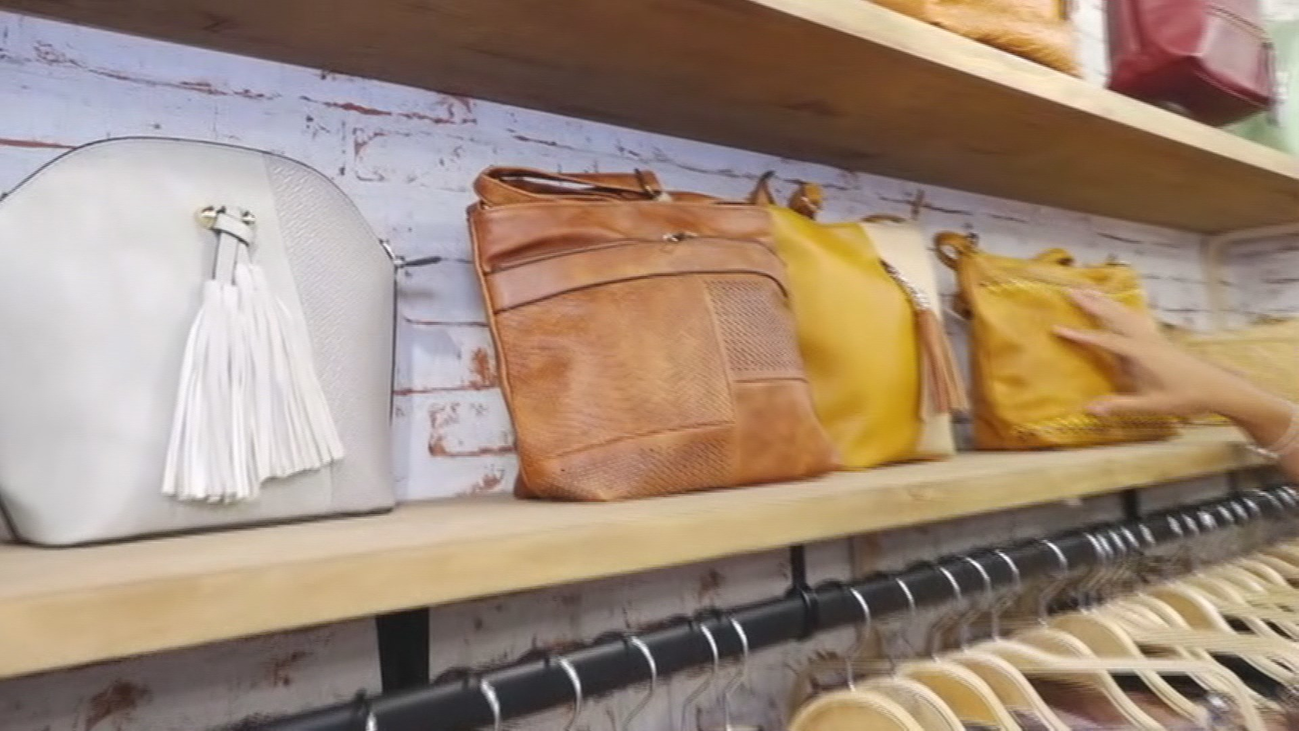 Ropa de mujer, complementos y calzado a precio de chollo en Vallecas